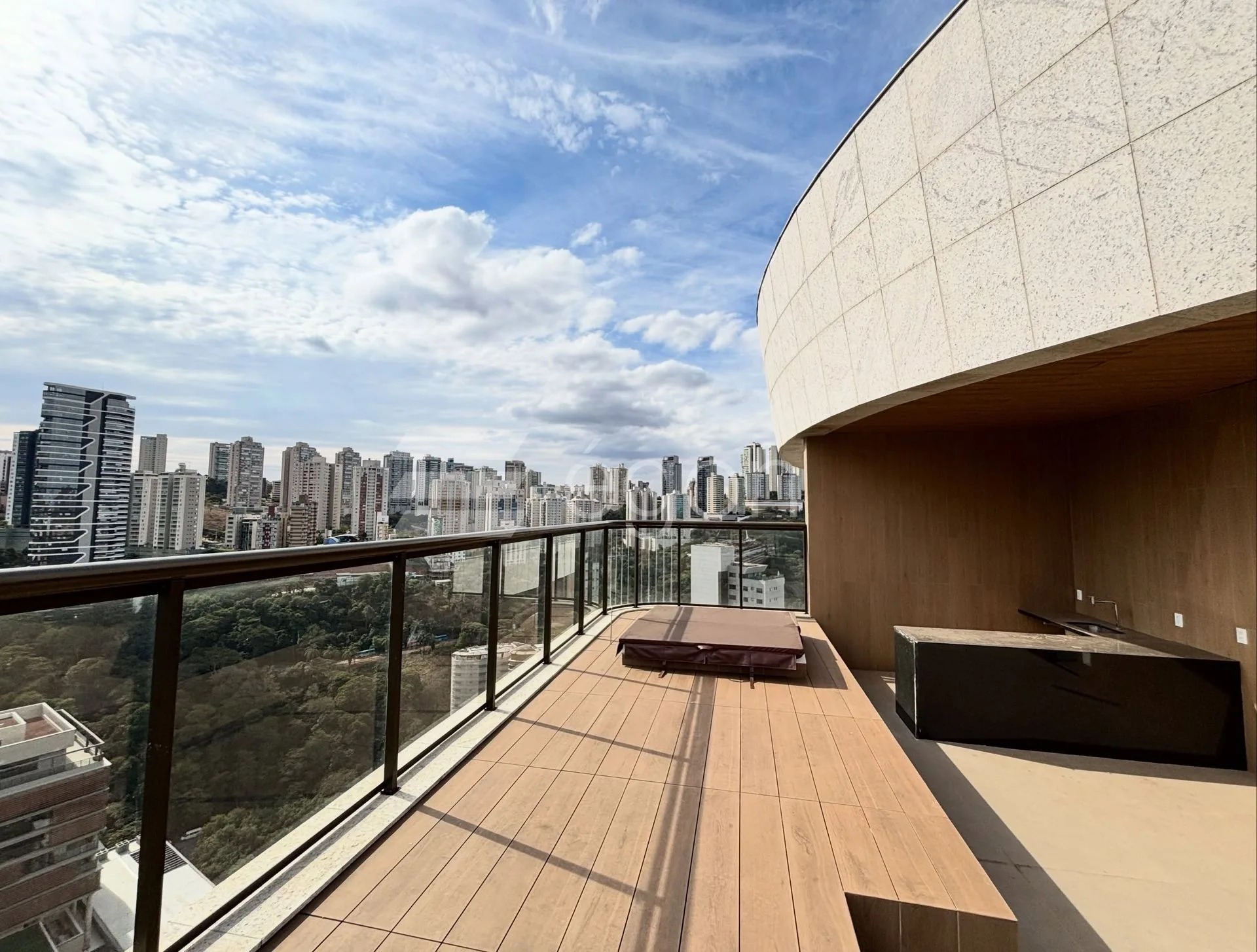 Cobertura contemporânea de 230m² no Vale do Sereno
